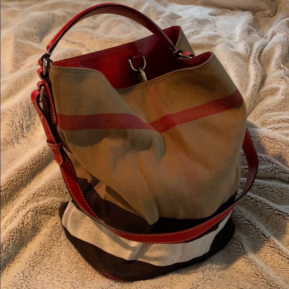 Burberry Canvas Check Ashby Hobo Tote - Red